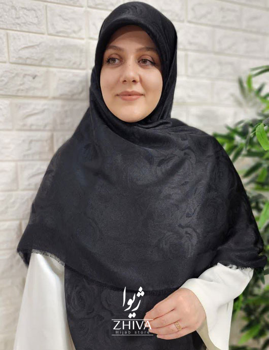 روسری گل رز لمه مشکی