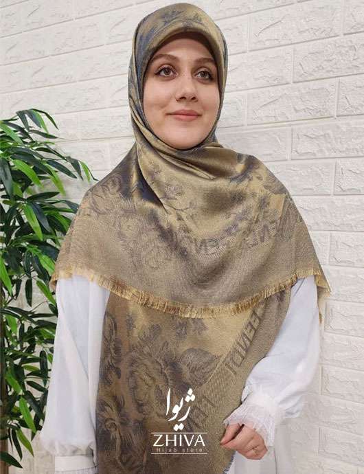 روسری فندی گلدار طلایی