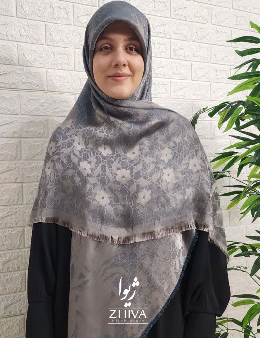 روسری گوچی گل دار  لمه نقره ای 1