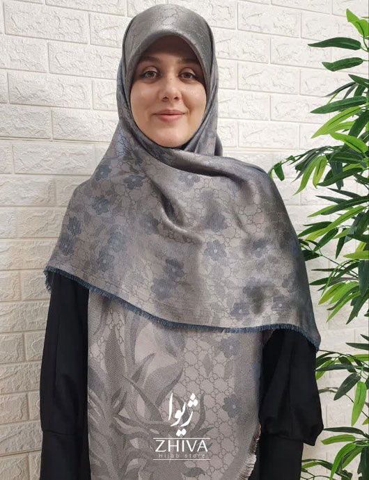 روسری گوچی گل دار  لمه نقره ای 2