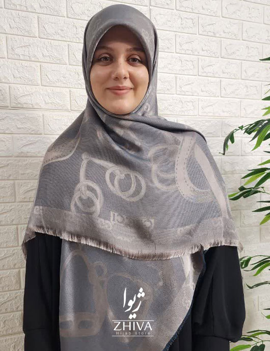 روسری گوچی لمه نقره ای 2