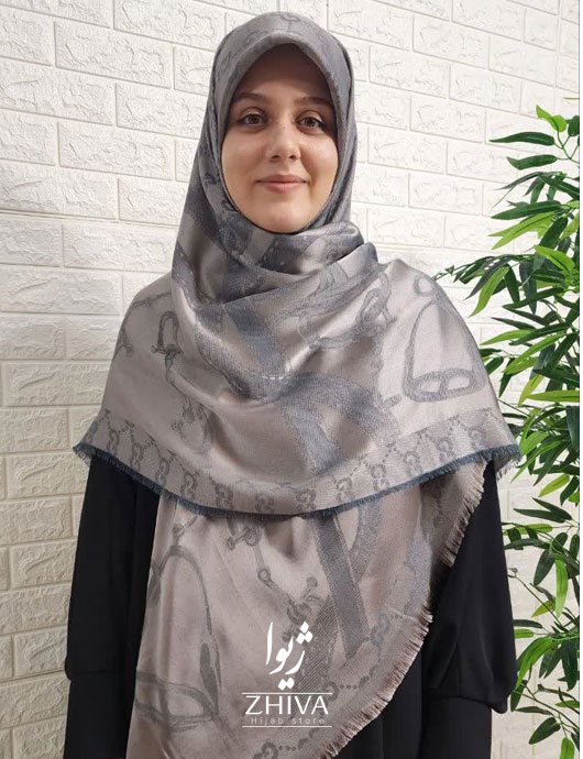 روسری گوچی لمه نقره ای 1	