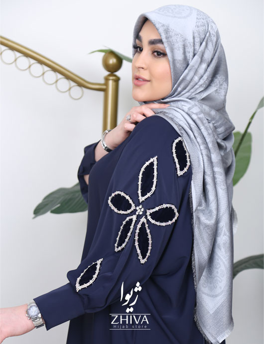 مانتو عبایی ترنج جواهردوزی گل مخمل سرمه ای	