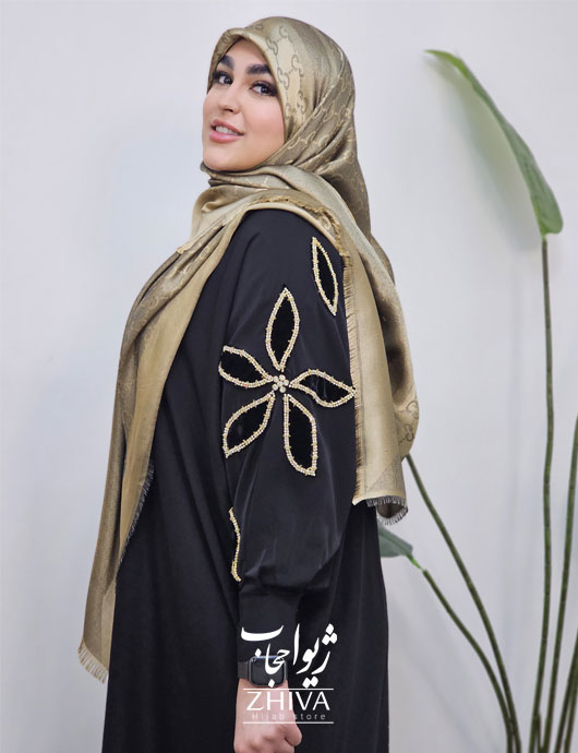 مانتو عبایی ترنج جواهردوزی طلایی گل مخمل مشكی	