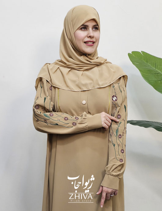 مانتو عبایی ساره گلدوزی كرمی